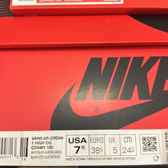 Air Jordan 1 Retro High OG ‘Tie Dye’✨ - Picture 4 of 4